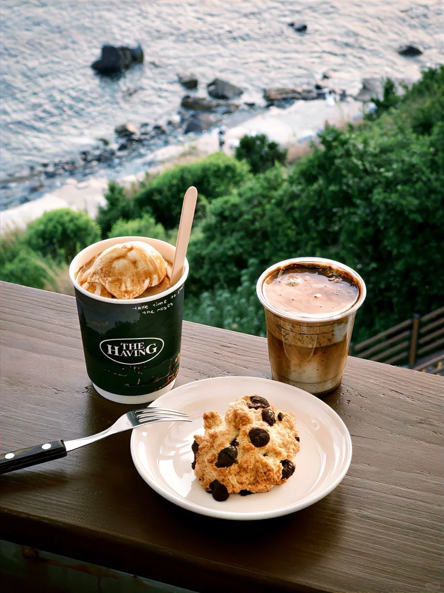 FXNR film cam cafe drink and coast view with warm analog tones